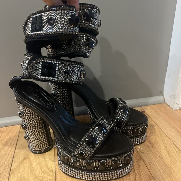 Azalea Wang Silver Bayou Black Embellished Platform Ankle Strap Sandals Size 6 - Picture 2 of 8